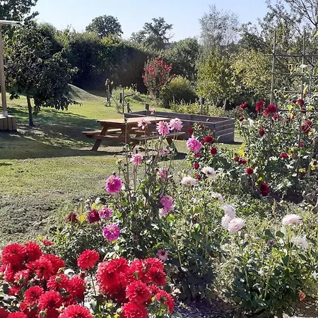 La Maison Des Collines Autour D'hotes 3*