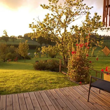 בית הארחה La Maison Des Collines Autour D'hotes La Chapelle (Allier)