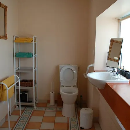 La Maison Des Collines Autour D'hotes *