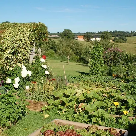 La Maison Des Collines Autour D'hotes *