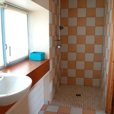 La Maison Des Collines Autour D'hotes *